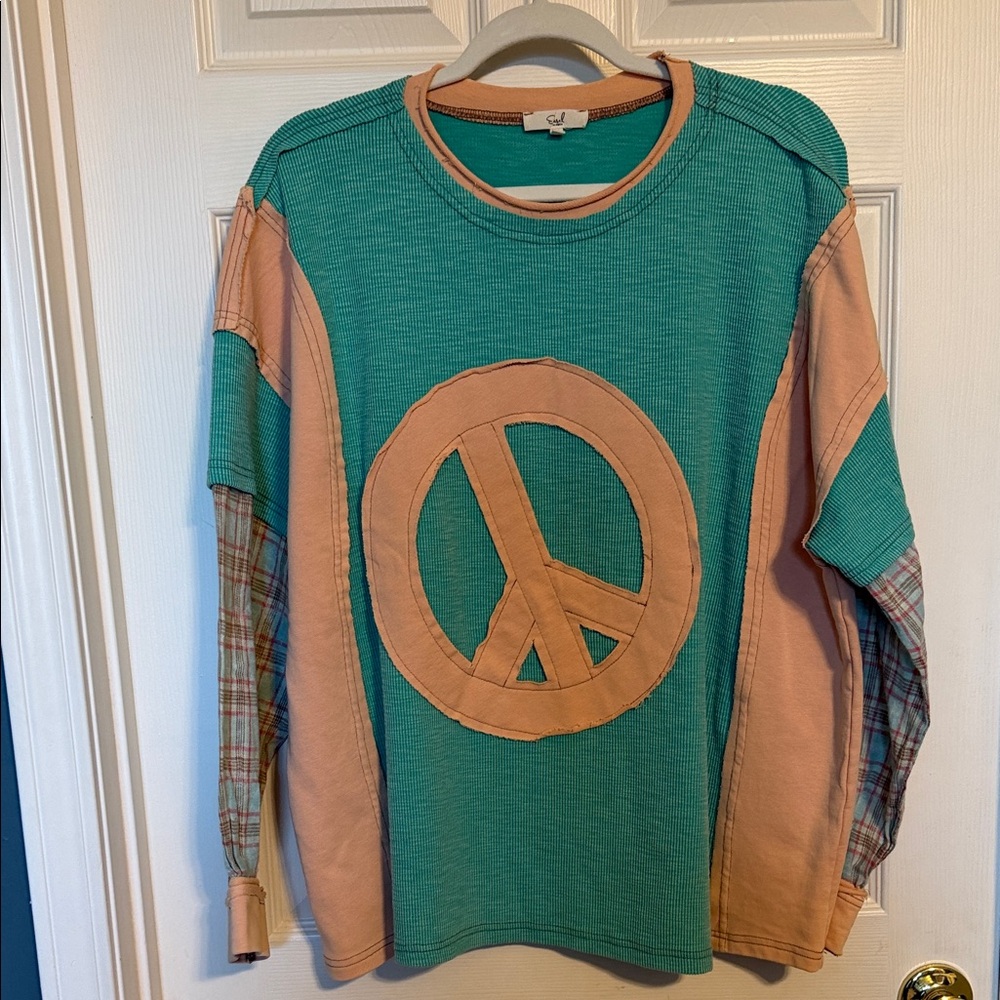 Easel Teal and Peach Sweatshirt with Peace Emblem ⭐️NWOT⭐️